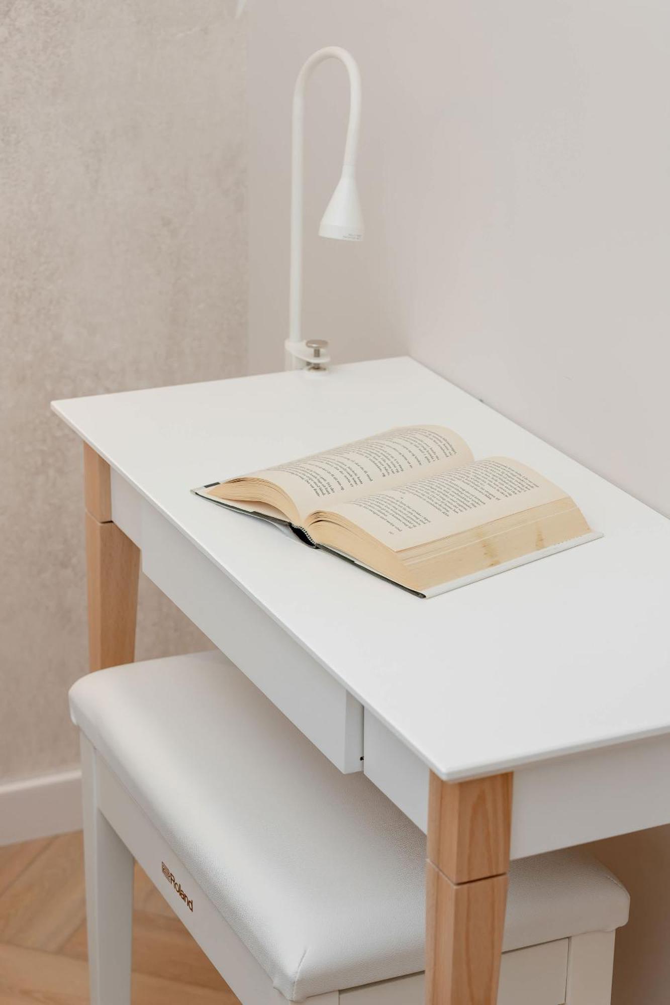 Elegant With Desk Marina 3city By Renters Leilighet